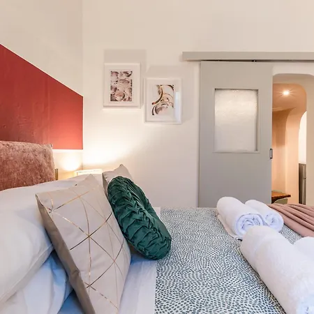 Wine Vernaccia Apartment Florence